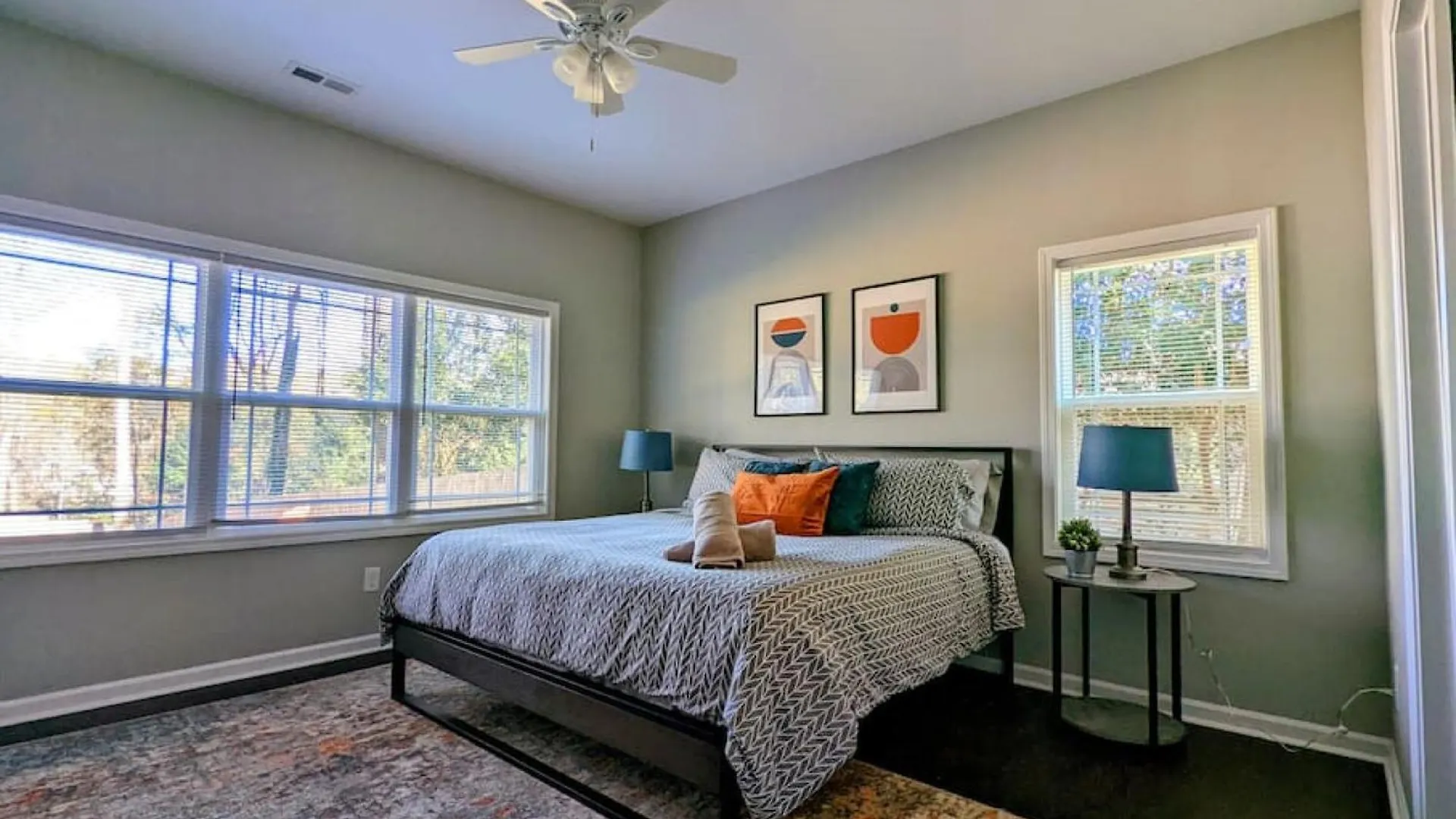 Spacious Family Friendly Home With Large Fenced In Yard Charlotte Holiday home