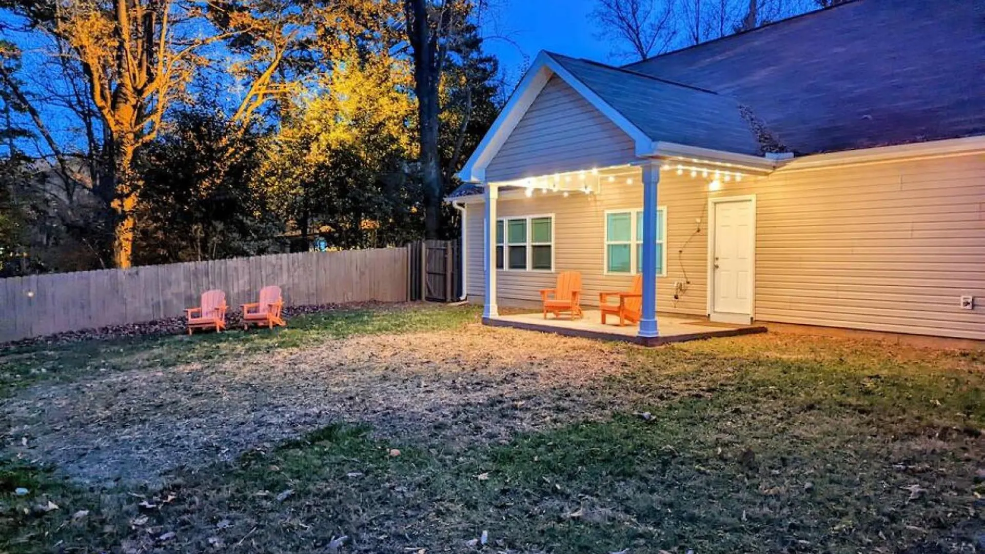 Spacious Family Friendly Home With Large Fenced In Yard Charlotte