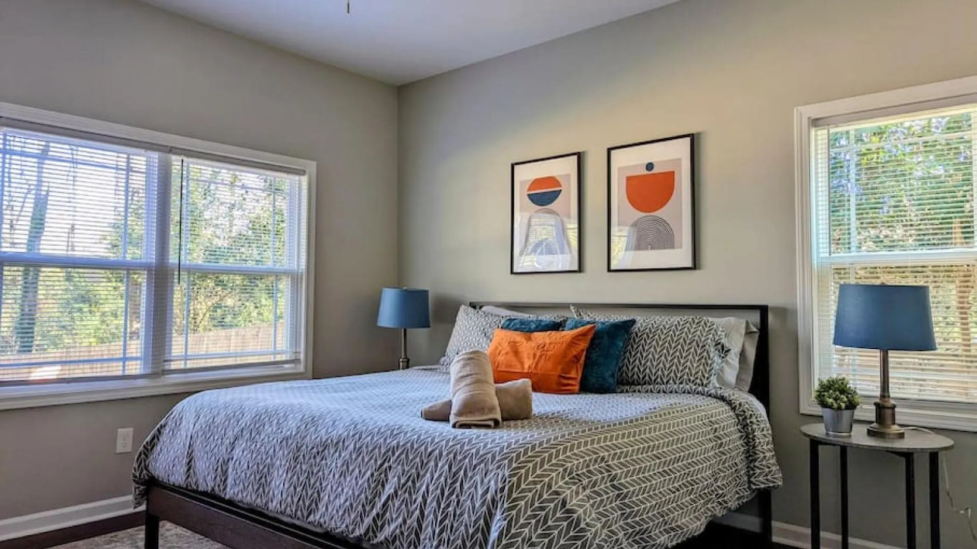 Spacious Family Friendly Home With Large Fenced In Yard Charlotte